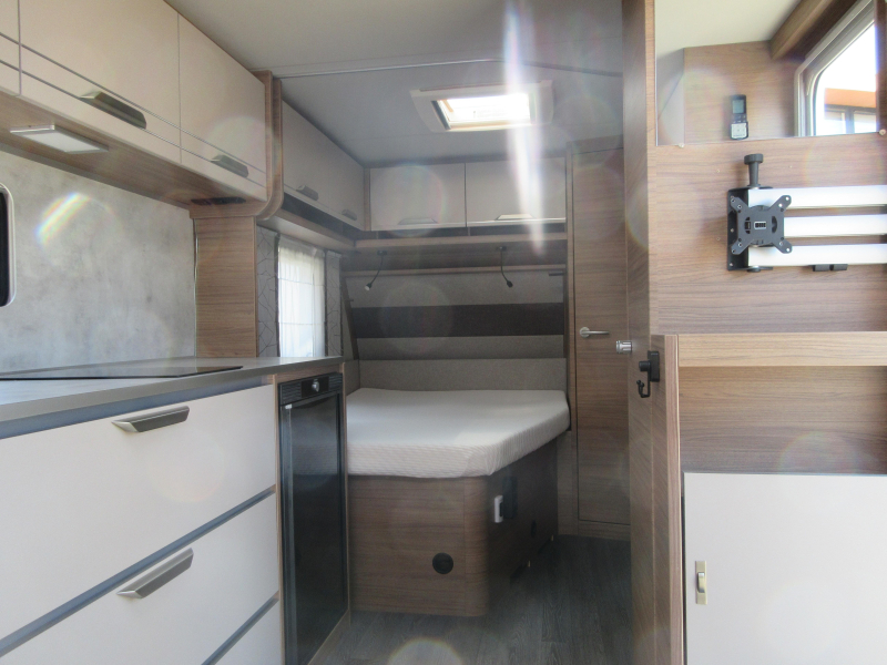 Knaus Sport E-Power Selection 500 FU MUY COMPLETA Y CAMA FRANCESA foto: 2