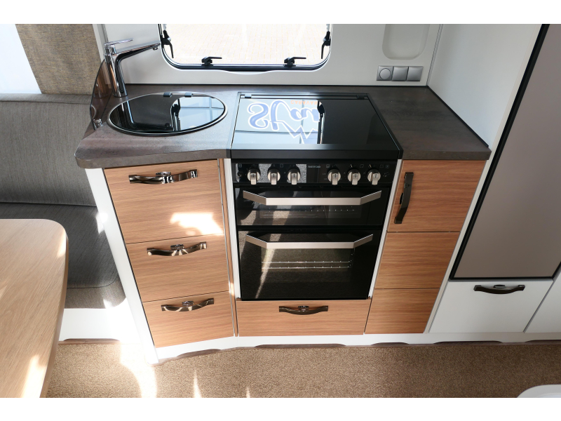 Eriba Nova 530 enk. bed zeer luxe  foto: 8