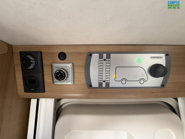 Hymer Hymermobil 002F photo: 5