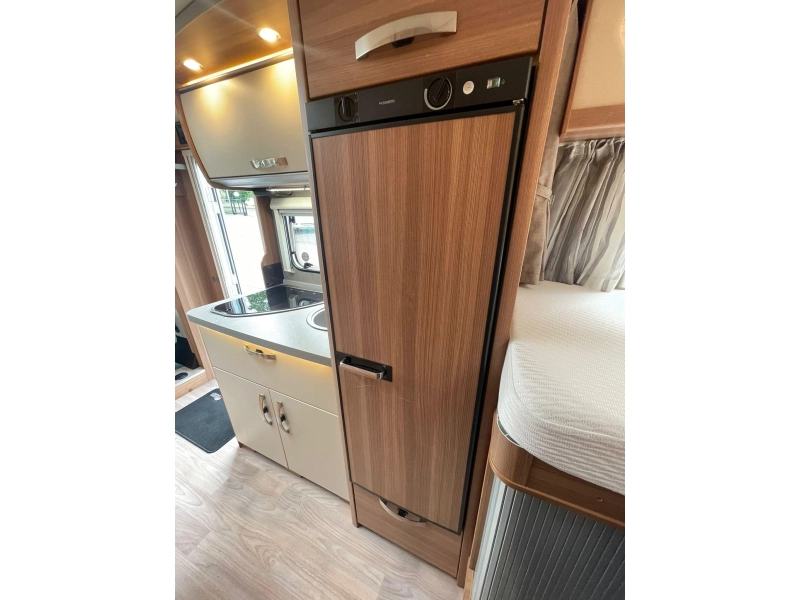 Weinsberg CaraCompact Pepper 600 MEG Edition Enkele Bedden 18  foto: 14