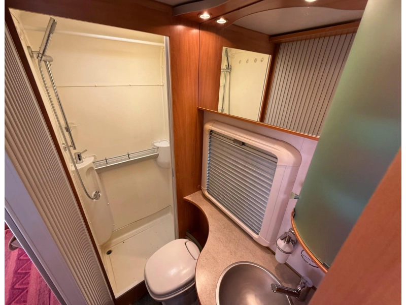 Hymer Tramp 655 GT FaceToFace indeling  foto: 8
