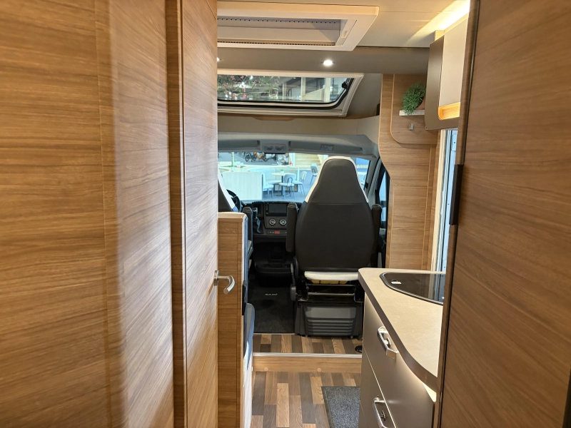 Weinsberg CaraCompact Pepper 600 MEG enkele bedden  foto: 15