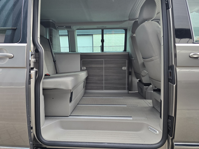 Volkswagen CALIFORNIA OCEAN CAMPERBUS 150 PK AUTOMAAT ELEKTRISCH HEFDAK AFNEEMBARE TREKHAAK STANDVERWARMING STOELVERWARMING foto: 9