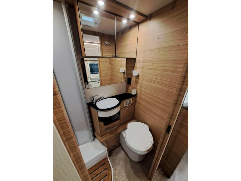 Dethleffs Globebus T 6 Sch&ouml;n kompakt + Kleiderschrank Foto: 11