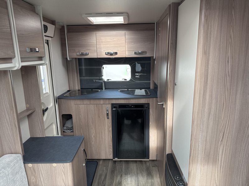 Sprite Mondial 370 EK Thule cassette awning photo: 4