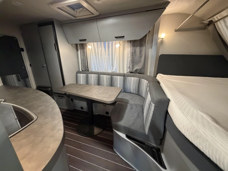 Knaus Sport en Fun 480 QL Black Edition / mover  foto: 8