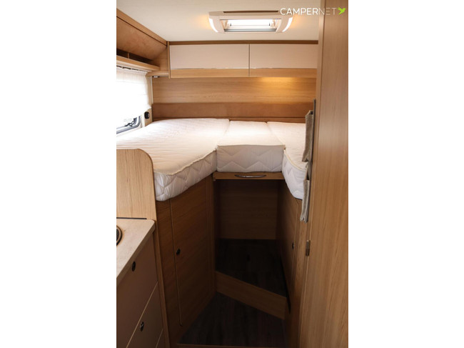 LMC Cruiser V646 140pk Automaat | HEO safe sloten | Thule luifel | Trekhaak | Lengtebedden | Bearlock | Panoramadak | Compact model foto: 16