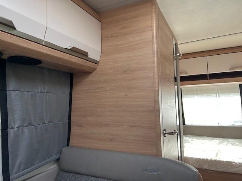 Knaus Sudwind Black Selection 420 QD Foto: 7