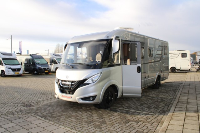 Volledig luchtgeveerde Hymer B ML I 780 9 G Tronic Automaat 170 pk Mercedes 417 CDI (53  foto: 3