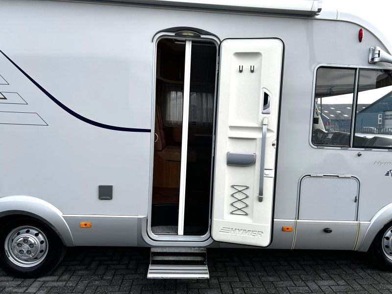 Hymer B614 CL Querbett/Hubbett/36.000km Foto: 6