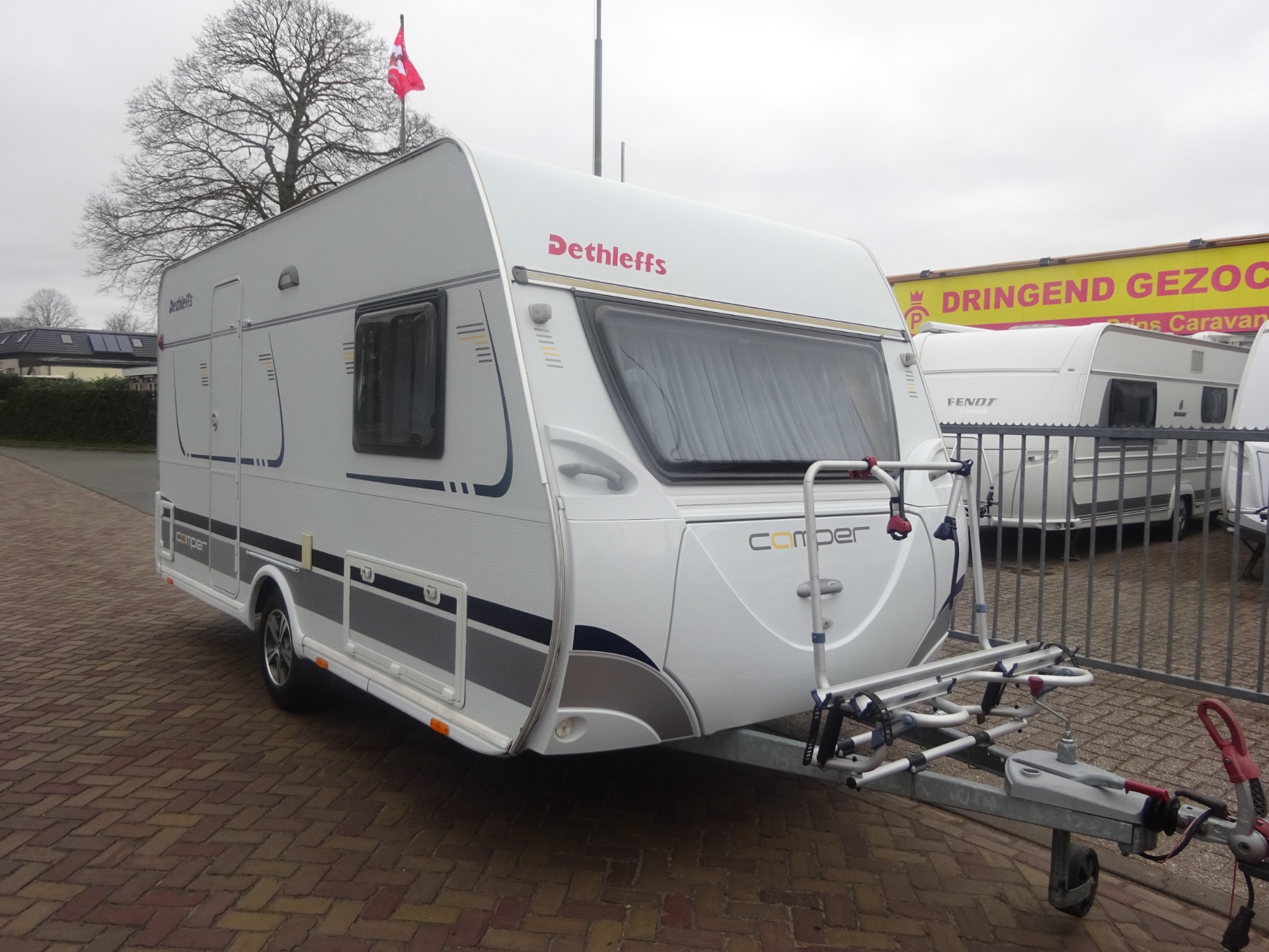 Dethleffs Camper 440DB Met Mover
