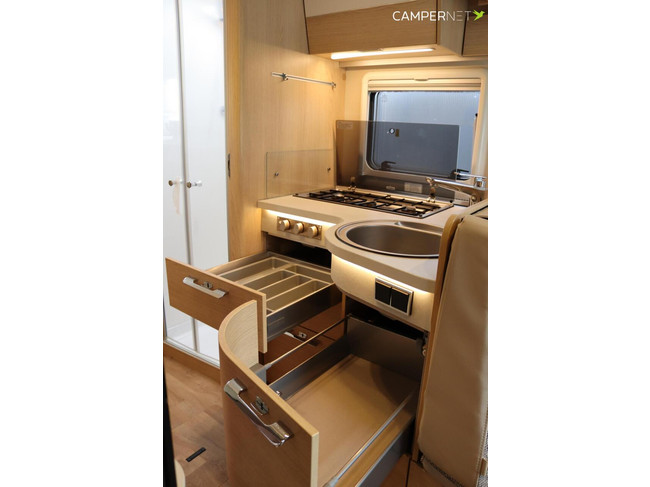 Hymer BMC-T 680 177hp Automatic | Single beds | Drop-down bed | Separate shower | Solar panel | Veloslide | Bearlock | SLC Chassis | Awning photo: 14