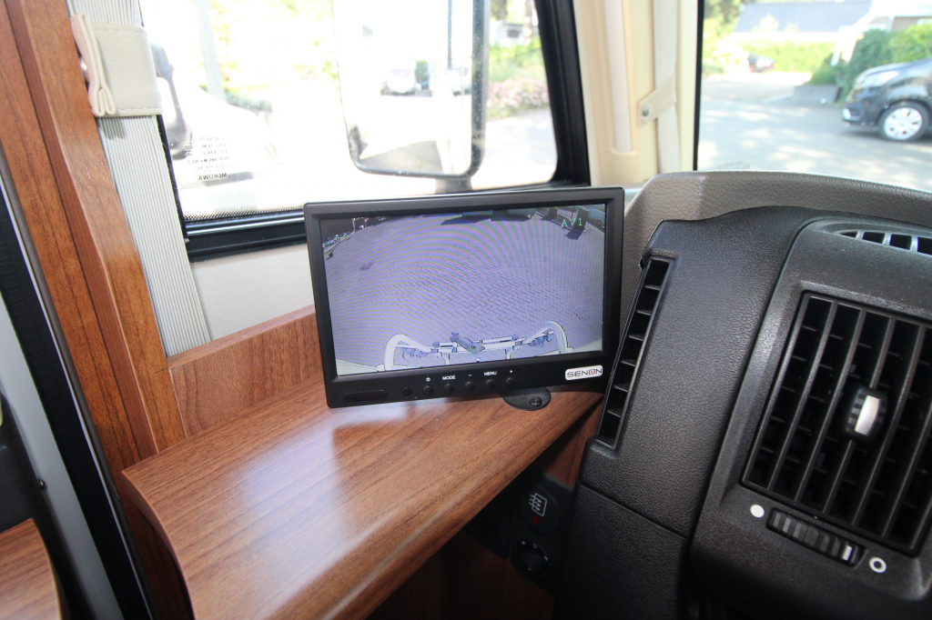 Euramobil Integra line 720 QB photo : 13