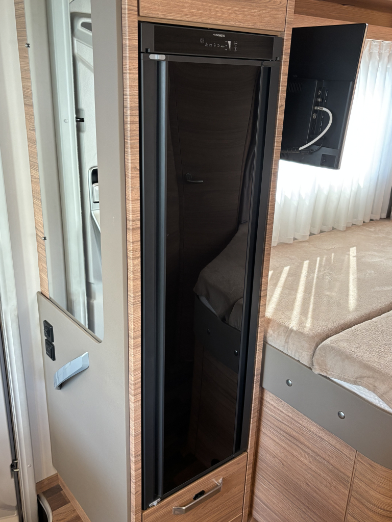 Weinsberg CaraSuite 650 9-TRAPS AUTOMAAT FRANSBED + HEFBED  foto: 8