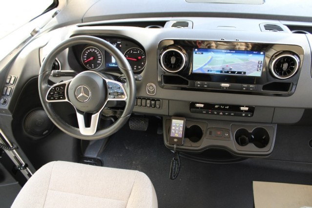 Volledig luchtgeveerde Hymer B ML I 780 9 G Tronic Automaat 170 pk Mercedes 417 CDI (53  foto: 24