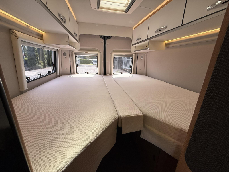 Weinsberg CaraBus 630 ME AUTOMAAT  foto: 2