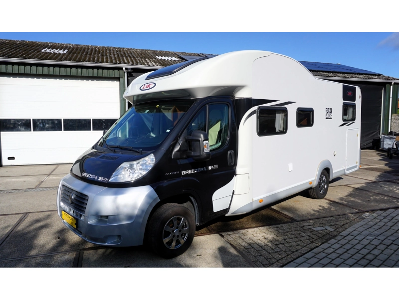 LMC Breezer 730 H Lengte bedden en hefbed  foto: 4