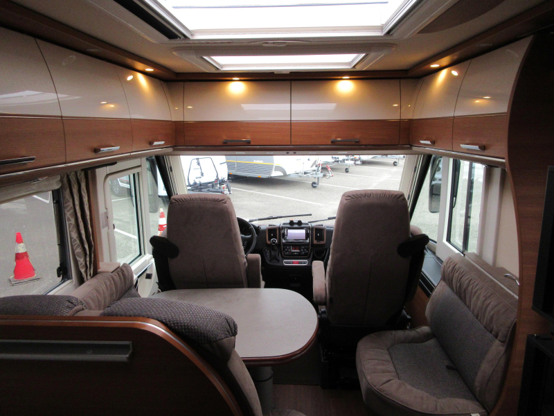 Carthago Chic C-Line I 4.9 LE AUTOMATIC DOUBLE FLOOR photo: 3