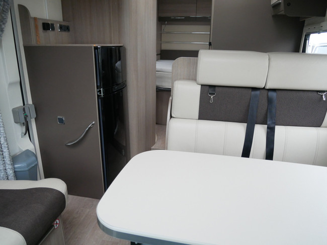 Challenger 288 EB, Half Integraal, Queensbed, Hefbed!! foto: 10