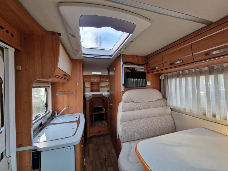 Hymer Exsis-T 588 enkele bedden  foto: 7