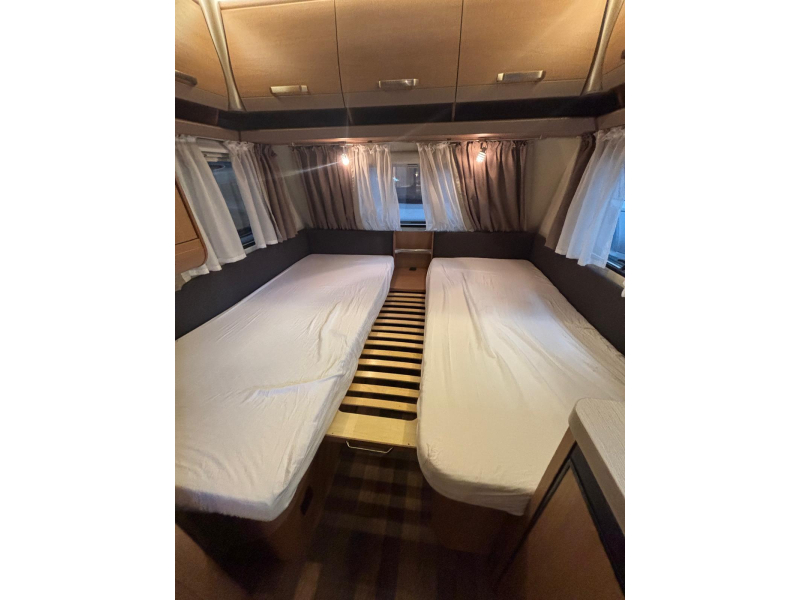 Knaus Sport 460 UE mover, toldo, avance foto: 13