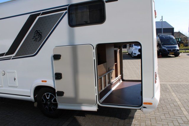 Jonge Knaus VanSation 650 Peugeot 2.2 l/ 165 pk met slechts 7.873 km enkele bedden (45  foto: 8