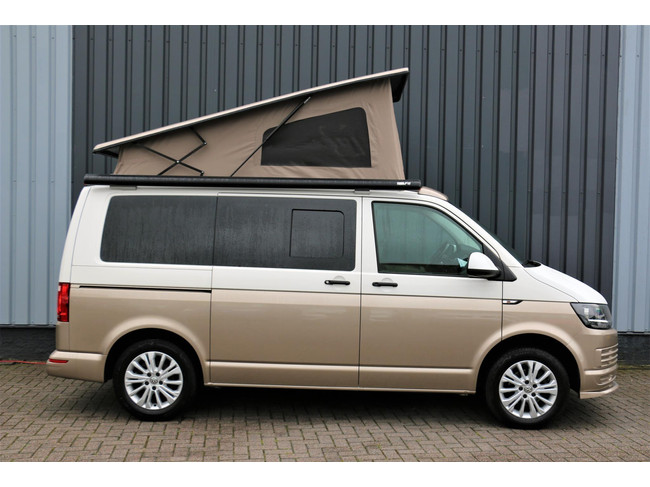 Volkswagen Transporter 2.0 tdi 150pk Aut. 4 Slaapplaatsen, Cruise, airco, Nieuw interieur, draaibare passagiersstoel, trekhaak, two tone, hor, bom vol!!! foto: 2