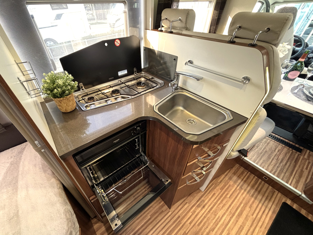 Adria Coral Supreme 670 SLT ENKELE BEDDEN UNIEK! ALDE  foto: 7