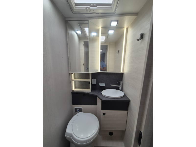 Chausson Titanium Ultimate 777 Arctic WITHOUT DROP-DOWN BED photo: 16