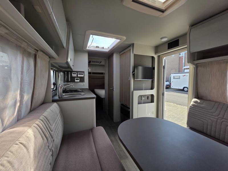 Bürstner Averso 535 TL Compleet  foto: 13