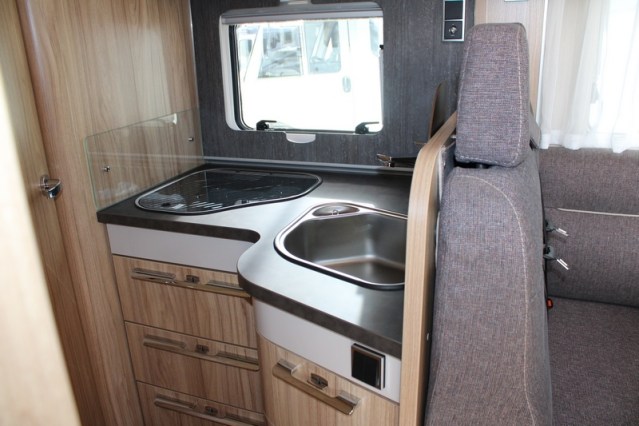 Hymer Exsis I 678 Fiat AUTOMAAT 160 pk enkele bedden Smal en lichtgewicht (54  foto: 36