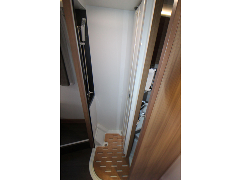 Adria Coral 600 SC Queensbed - Compacto foto: 22