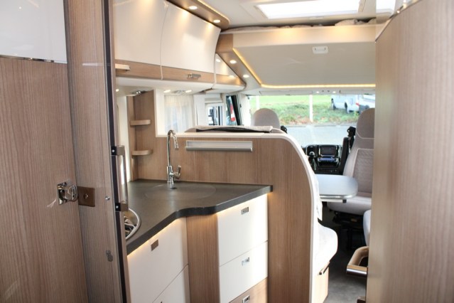 Robusto Carthago Integral Malibu I 460 LE Fiat AUTOM&Aacute;TICO 180 CV camas individuales y cama abatible (118 foto: 59
