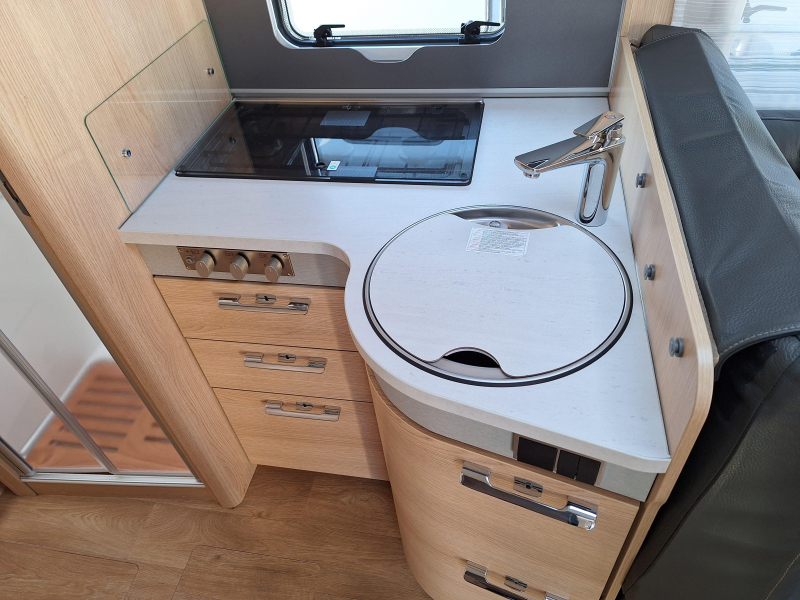 Hymer BMC-I 680 -5 PERSONAS-FULL OPTIONS foto: 17