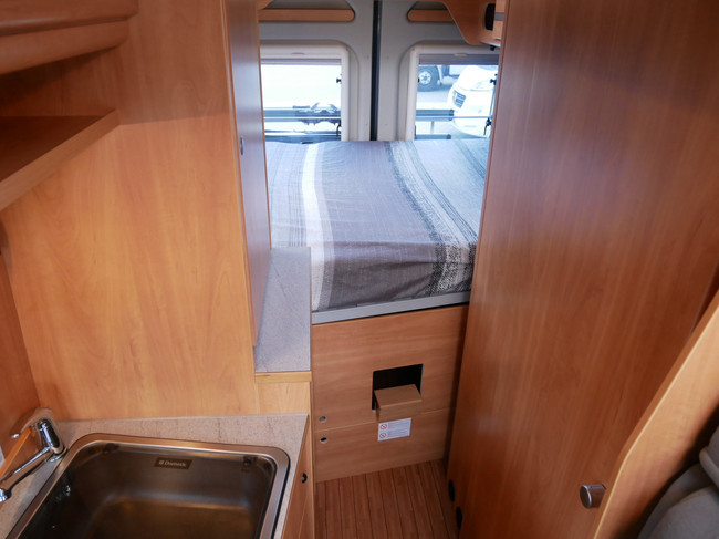 Pössl 2Win Plus, 6 Meter Buscamper, Groot Dwarsbed!!! foto: 16