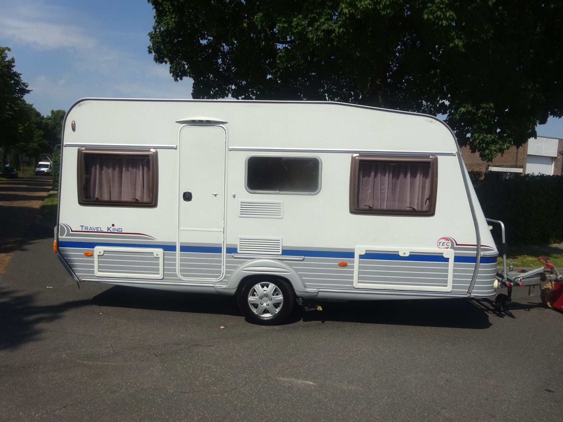 Tec Travelking 450 Met Vast Bed Mover en Airco foto: 8