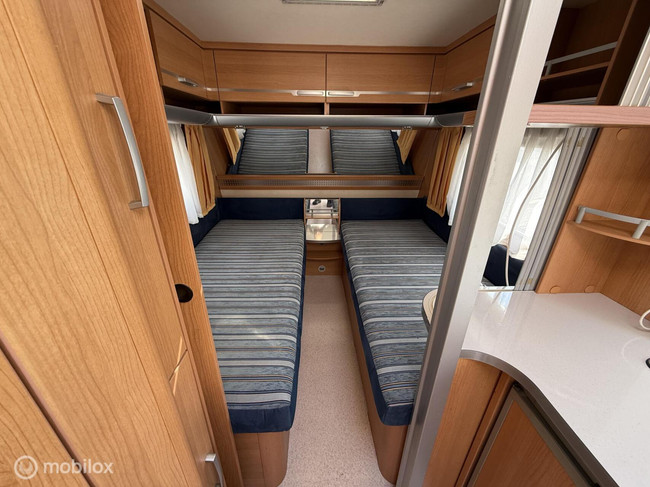 Wilk 490 S3 Enkele bedden voortent rondzit foto: 10