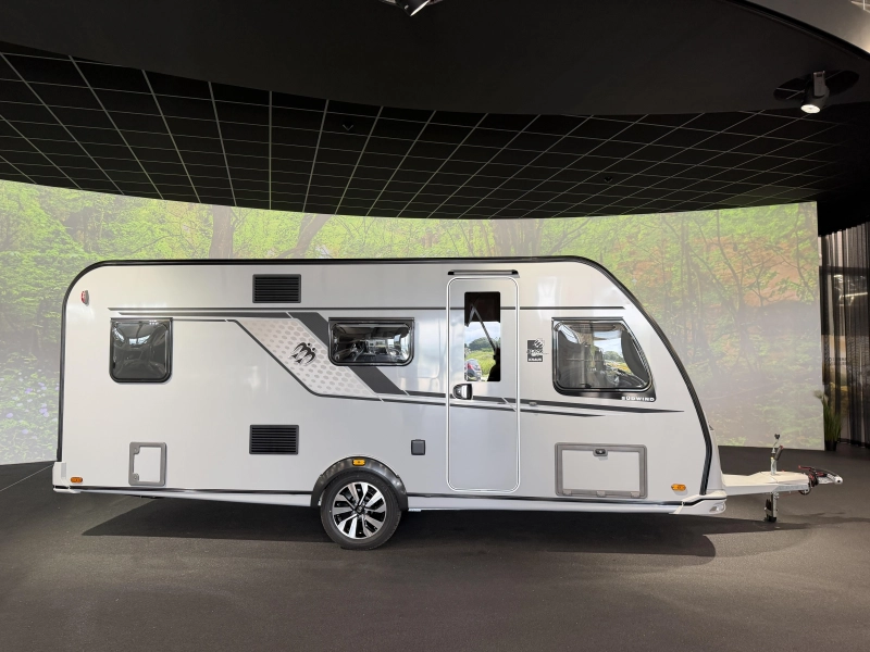 Knaus Sudwind Black Selection 500 QDK Etagenbett / Querbett Foto: 1