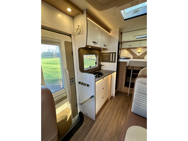 Bürstner Lyseo M Harmony Line 690 G | Mercedes | automaat  foto: 11