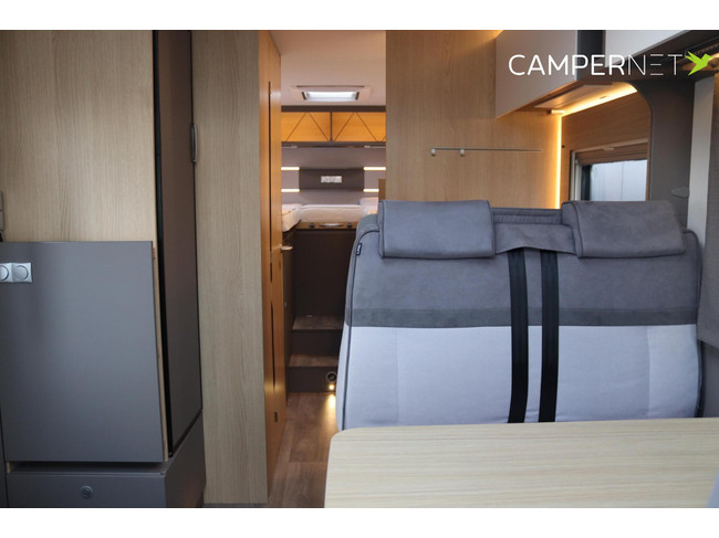 LMC Tourer T730G 165pk | Lengtebedden | Thule Luifel | Thule Fietsendrager| Gescheiden douche | Zenec multimediasysteem | foto: 9