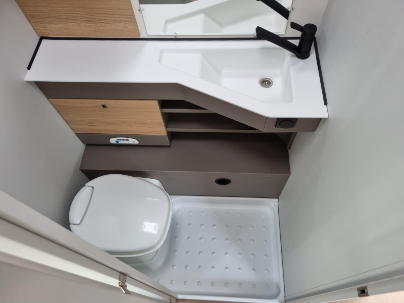 B&uuml;rstner B66 485 TS Queens bed - 1800 kg photo: 18