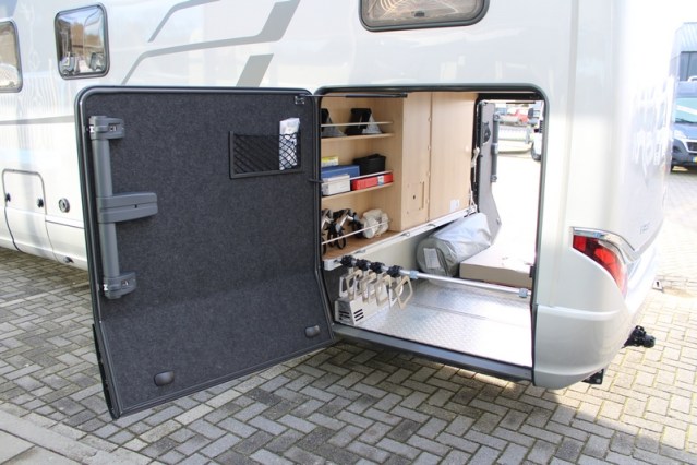 Volledig luchtgeveerde Hymer B ML I 780 9 G Tronic Automaat 170 pk Mercedes 417 CDI (53  foto: 11