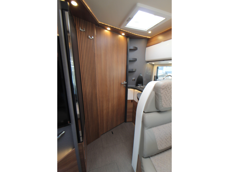 Carthago C-Tourer I Camas individuales + Cama abatible foto: 43