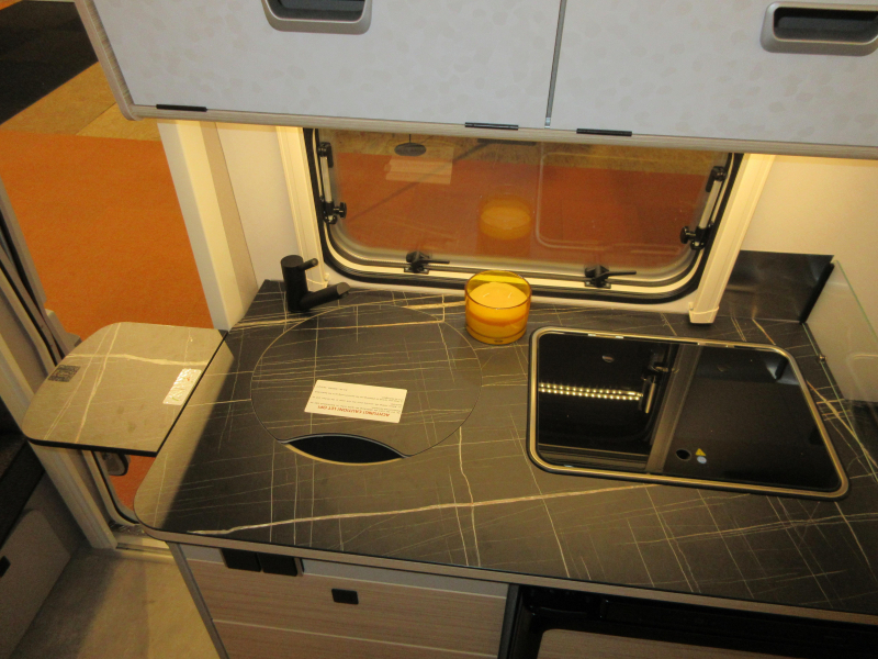 Eriba Touring Silver Editie 542 210 BREED/ENKELE BEDDEN!!  foto: 5