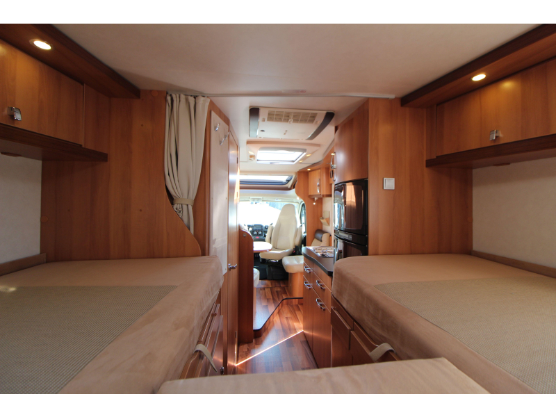 Hymer T 674 Enkele bedden - 2x airco  foto: 26