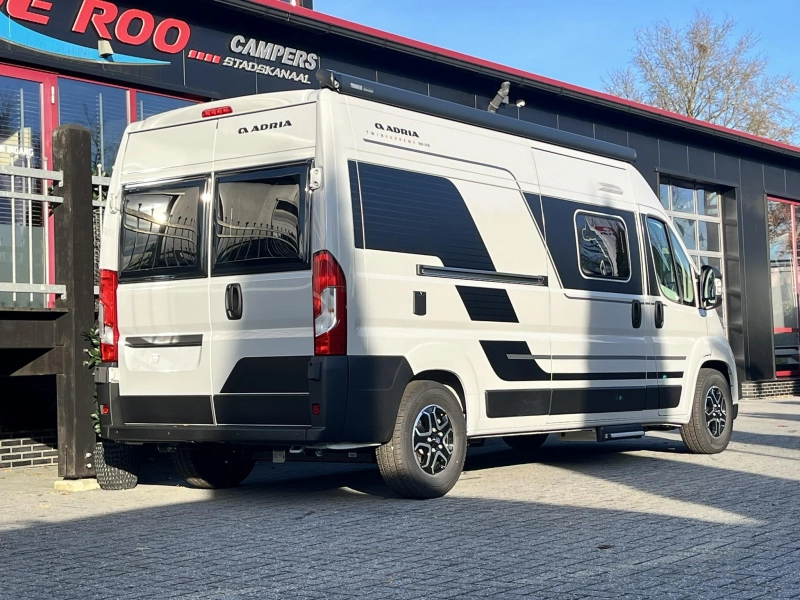 Adria Twin Supreme 600 SPB Automaat - Panoramaraam  foto: 6