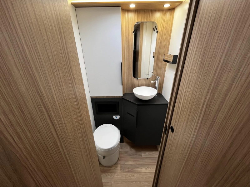 Pilote G 740 GJ Camper, 5-Personen 2027 Foto: 11