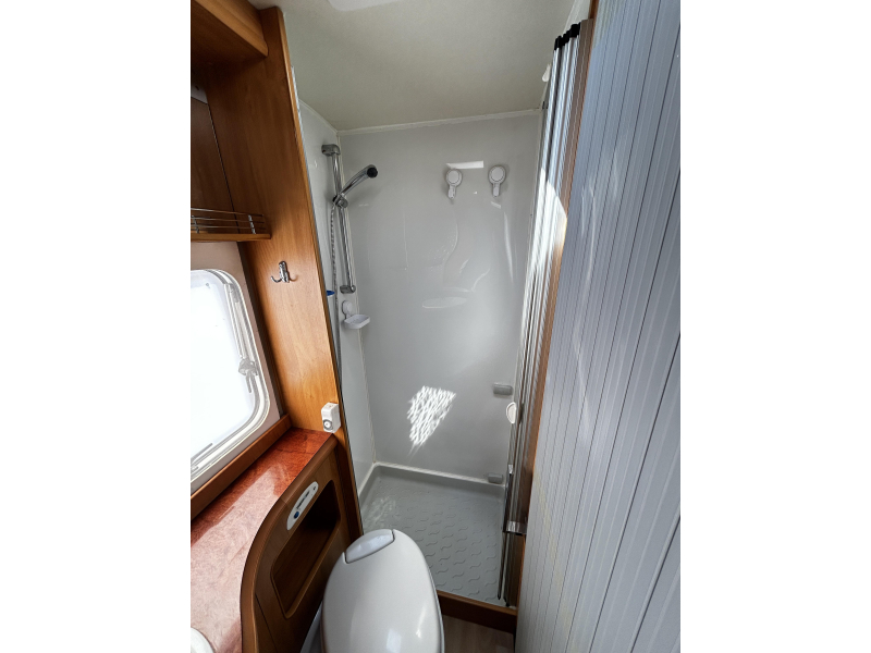 Hobby T 600 Fransbed/2005/Airco/6.30M  foto: 13