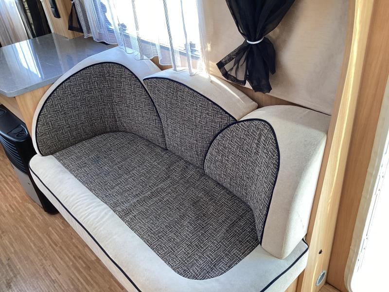 Dethleffs Camper Style 545 DBM AIRCO/MOVER/VOORTENT  foto: 3