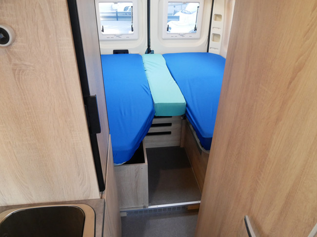 Clever 6.40 Mtr Buscamper, Chasis Maxi, &iexcl;&iexcl;Camas Bajas Longitudinales!! foto: 17